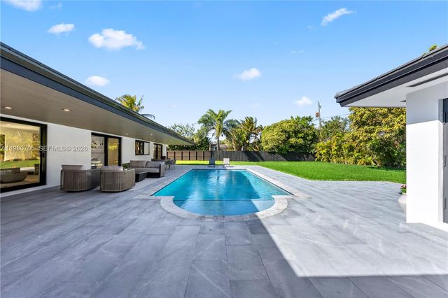 14323 SW 80th Ave, Palmetto Bay, FL 33158