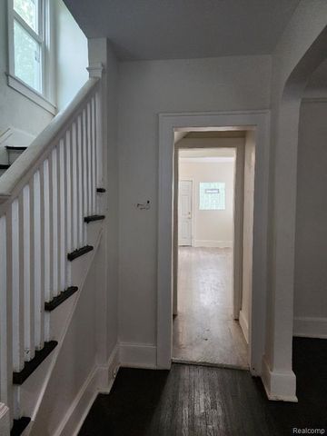 2261 Lawrence Street, Detroit, MI 48206