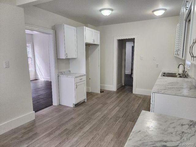 2261 Lawrence Street, Detroit, MI 48206