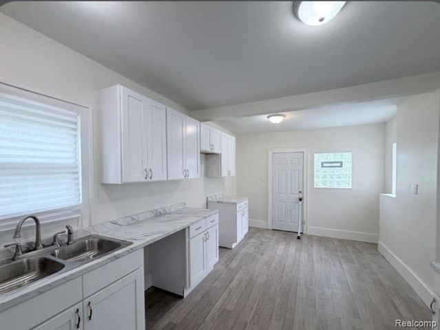 2261 Lawrence Street, Detroit, MI 48206
