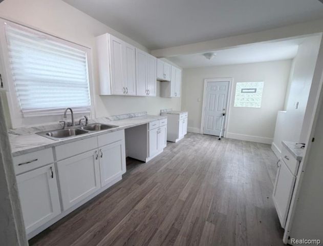 2261 Lawrence Street, Detroit, MI 48206