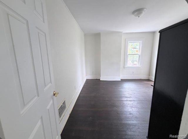 2261 Lawrence Street, Detroit, MI 48206