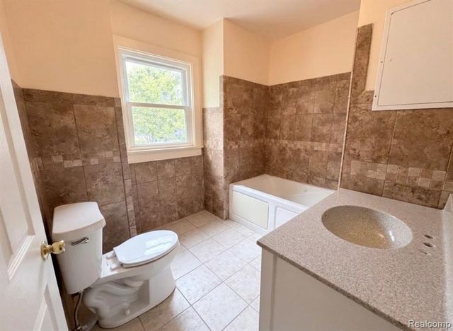 2261 Lawrence Street, Detroit, MI 48206