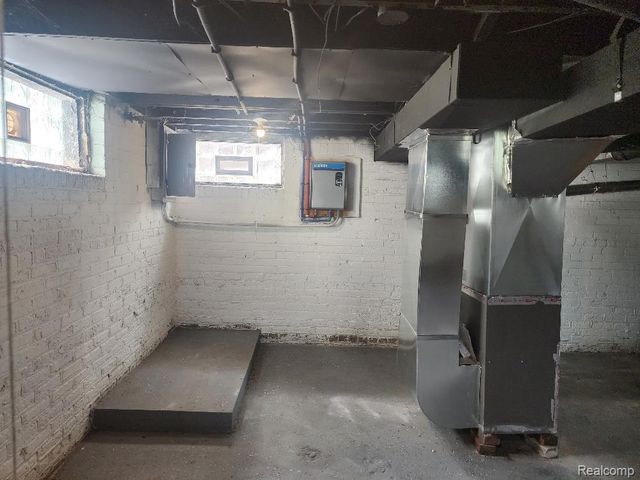 2261 Lawrence Street, Detroit, MI 48206