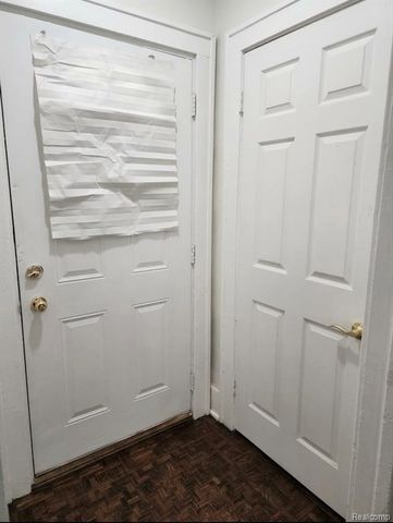 2261 Lawrence Street, Detroit, MI 48206