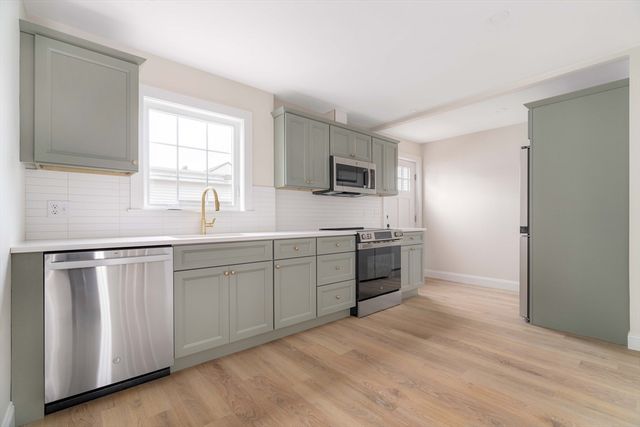 121 Fayette A, Quincy, MA 02170