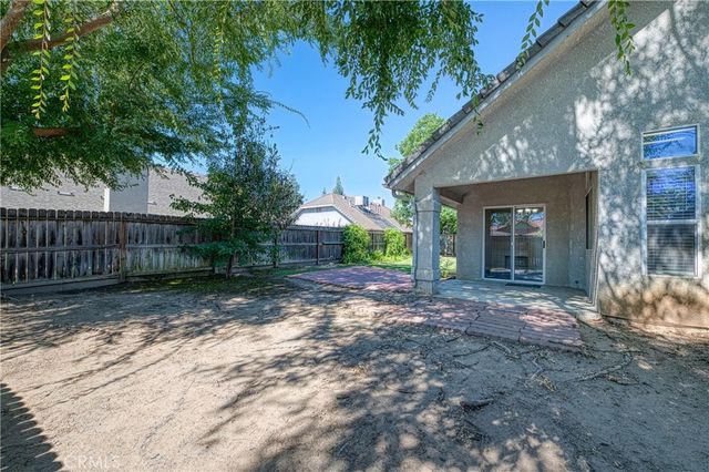 2231 E Pryor Drive, Fresno, CA 93720