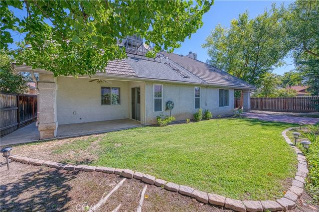 2231 E Pryor Drive, Fresno, CA 93720
