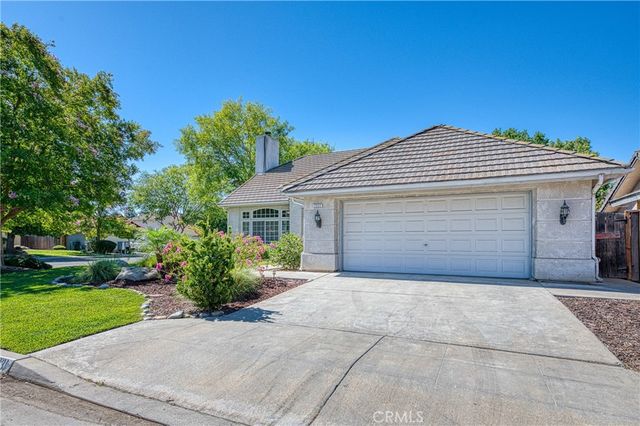 2231 E Pryor Drive, Fresno, CA 93720