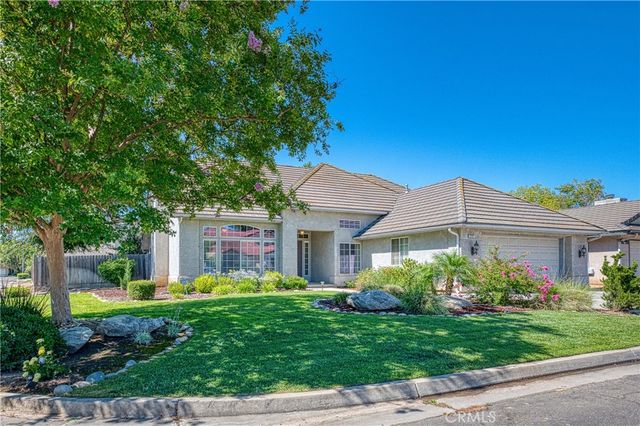 2231 E Pryor Drive, Fresno, CA 93720