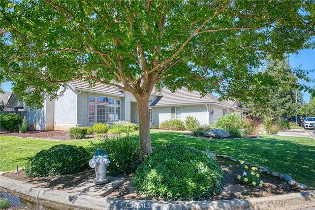 2231 E Pryor Drive, Fresno, CA 93720