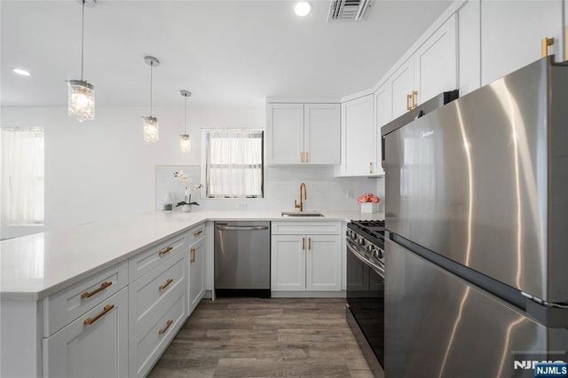 22 Engle Street 12, Englewood, NJ 07631