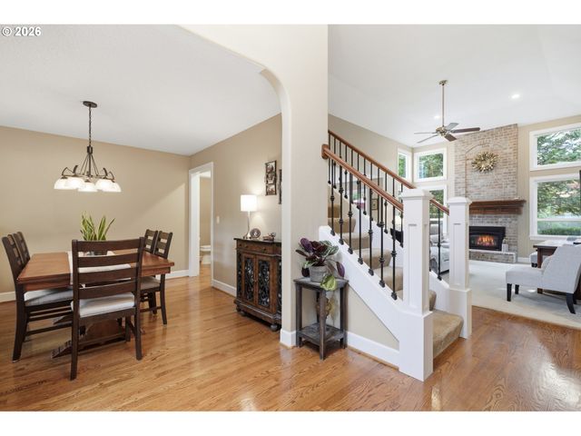 2383 Ne JAMIE Dr, Hillsboro, OR 97124