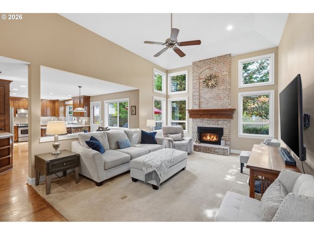 2383 Ne JAMIE Dr, Hillsboro, OR 97124