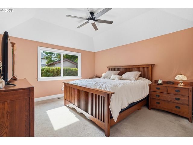 2383 Ne JAMIE Dr, Hillsboro, OR 97124