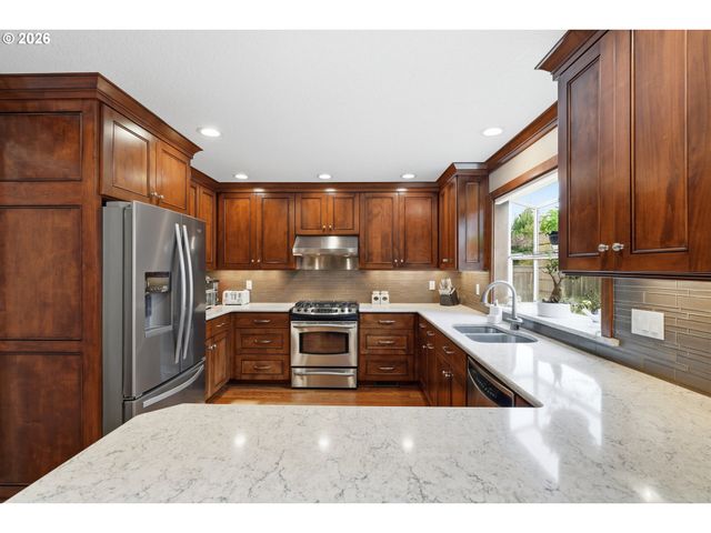 2383 Ne JAMIE Dr, Hillsboro, OR 97124