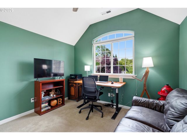 2383 Ne JAMIE Dr, Hillsboro, OR 97124