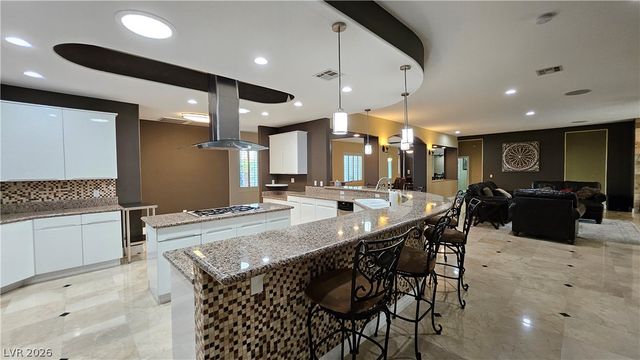 2101 Grand Island Court, Las Vegas, NV 89117