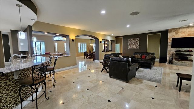 2101 Grand Island Court, Las Vegas, NV 89117