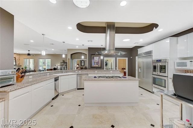 2101 Grand Island Court, Las Vegas, NV 89117