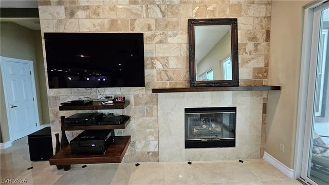 2101 Grand Island Court, Las Vegas, NV 89117