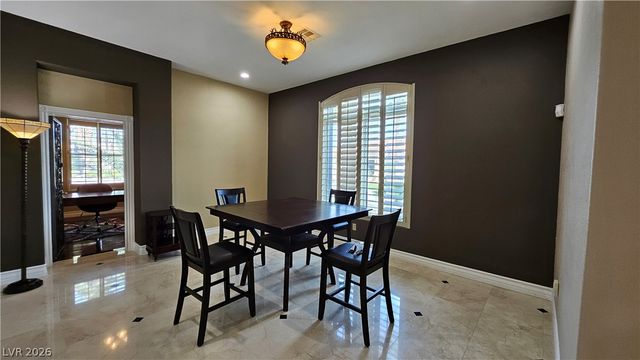 2101 Grand Island Court, Las Vegas, NV 89117