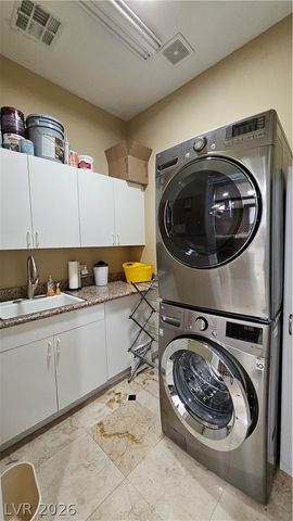 2101 Grand Island Court, Las Vegas, NV 89117