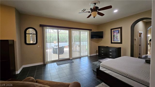 2101 Grand Island Court, Las Vegas, NV 89117