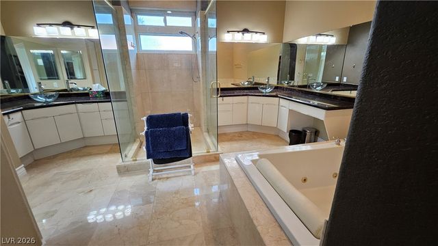 2101 Grand Island Court, Las Vegas, NV 89117