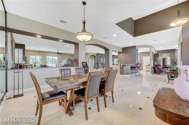 2101 Grand Island Court, Las Vegas, NV 89117