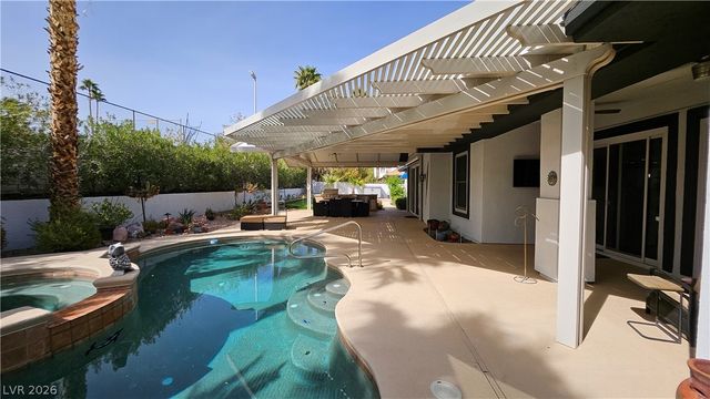 2101 Grand Island Court, Las Vegas, NV 89117