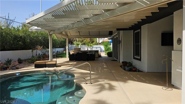 2101 Grand Island Court, Las Vegas, NV 89117