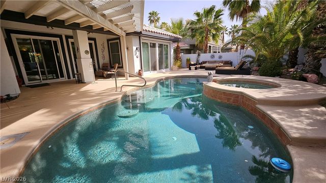 2101 Grand Island Court, Las Vegas, NV 89117