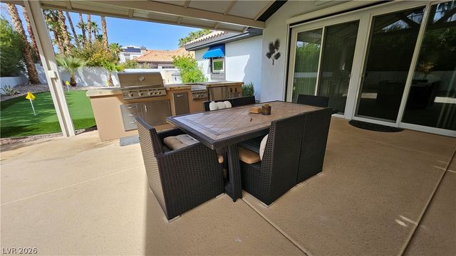 2101 Grand Island Court, Las Vegas, NV 89117