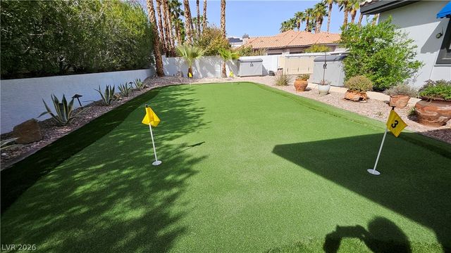 2101 Grand Island Court, Las Vegas, NV 89117