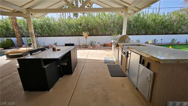 2101 Grand Island Court, Las Vegas, NV 89117