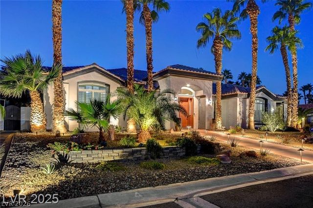 2101 Grand Island Court, Las Vegas, NV 89117