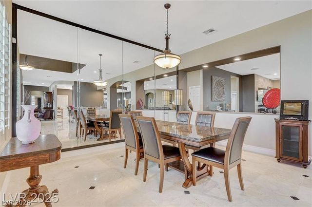 2101 Grand Island Court, Las Vegas, NV 89117