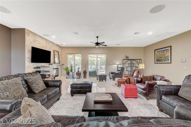 2101 Grand Island Court, Las Vegas, NV 89117