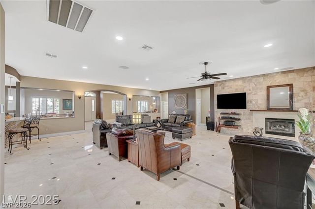 2101 Grand Island Court, Las Vegas, NV 89117