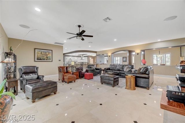 2101 Grand Island Court, Las Vegas, NV 89117