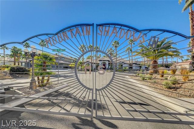 2101 Grand Island Court, Las Vegas, NV 89117