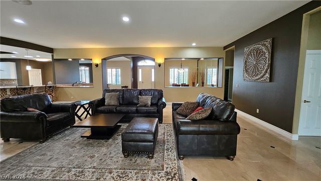 2101 Grand Island Court, Las Vegas, NV 89117