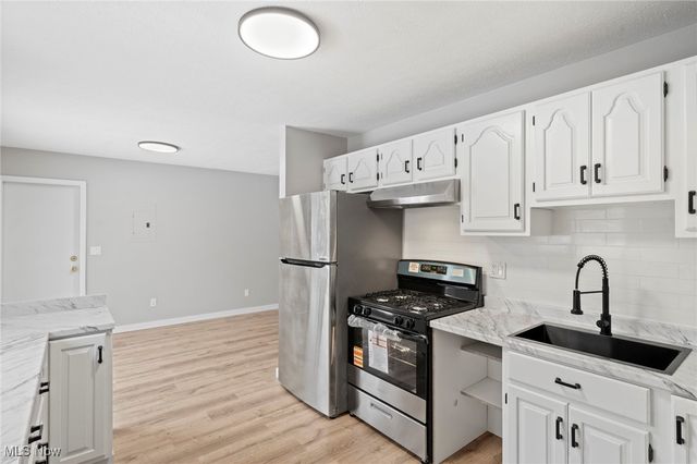 6194 Eldridge Boulevard, Bedford Heights, OH 44146