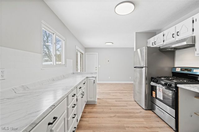 6194 Eldridge Boulevard, Bedford Heights, OH 44146