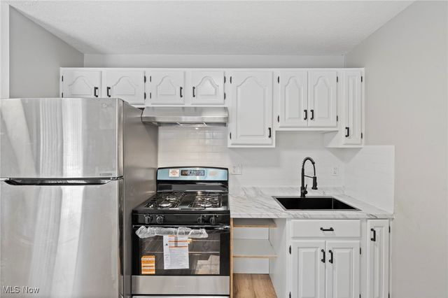 6194 Eldridge Boulevard, Bedford Heights, OH 44146