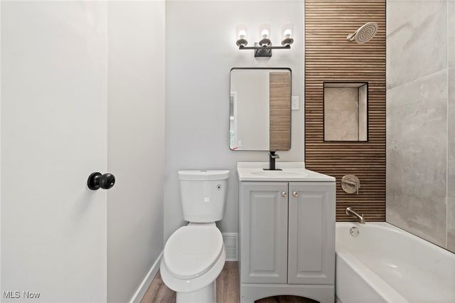 6194 Eldridge Boulevard, Bedford Heights, OH 44146