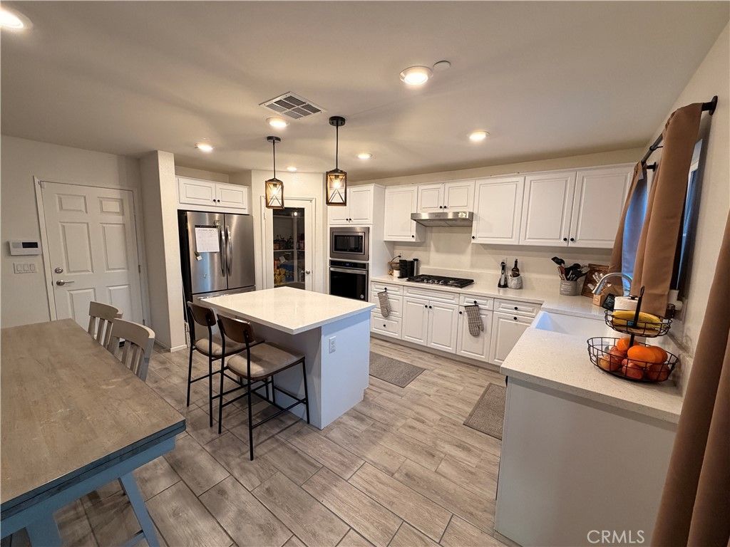 Image 5 of property listing at 28481 Pear Blossom, Moreno Valley, CA 92555