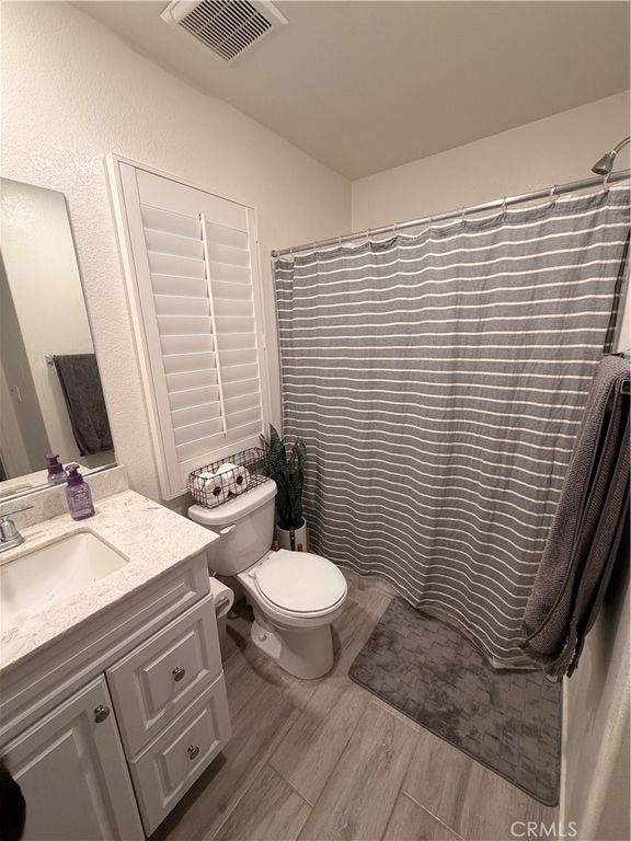 Image 8 of property listing at 28481 Pear Blossom, Moreno Valley, CA 92555