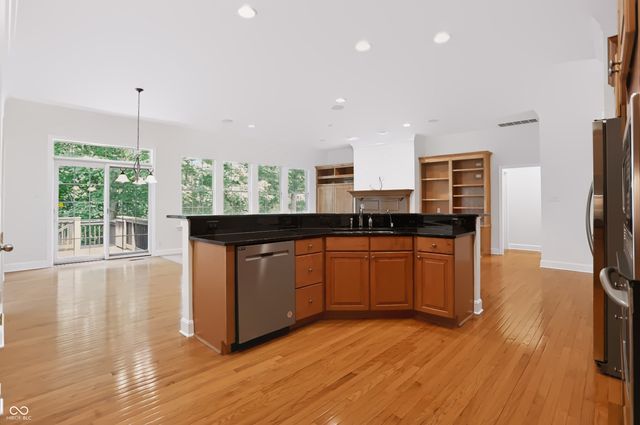 4534 Summersong Road, Zionsville, IN 46077